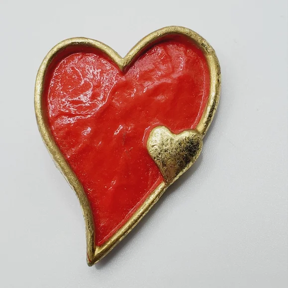 Handmade wooden heart pin brooch artisan crafted gift gold red tie - Picture 4 of 4
